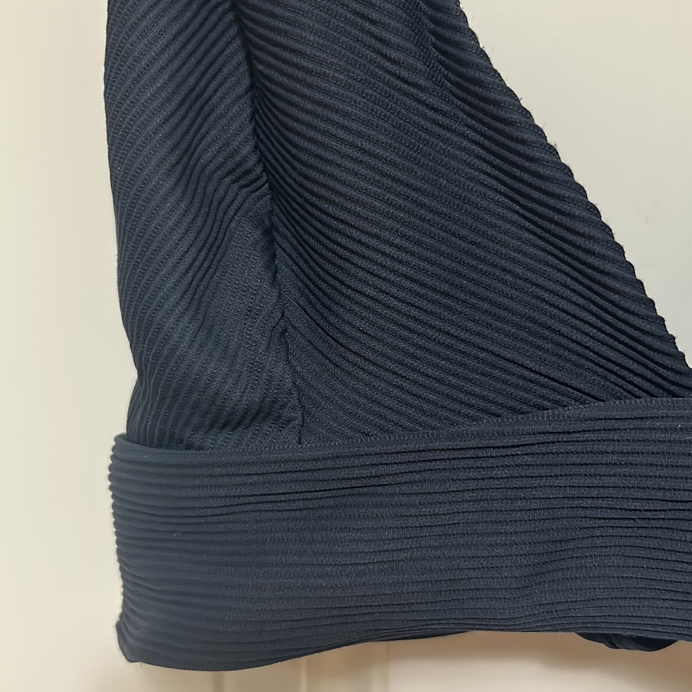 H&M Ribbed Bikini Top - Picture 2 of 3